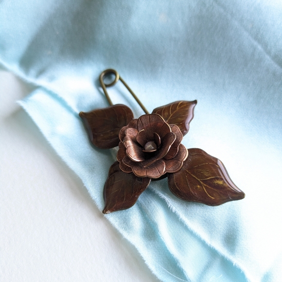 Brown Flower Handpainted Brooch, Copper Flower Scarf Pin, Fall Coat Pin, Hat Pin - Picture 5 of 9